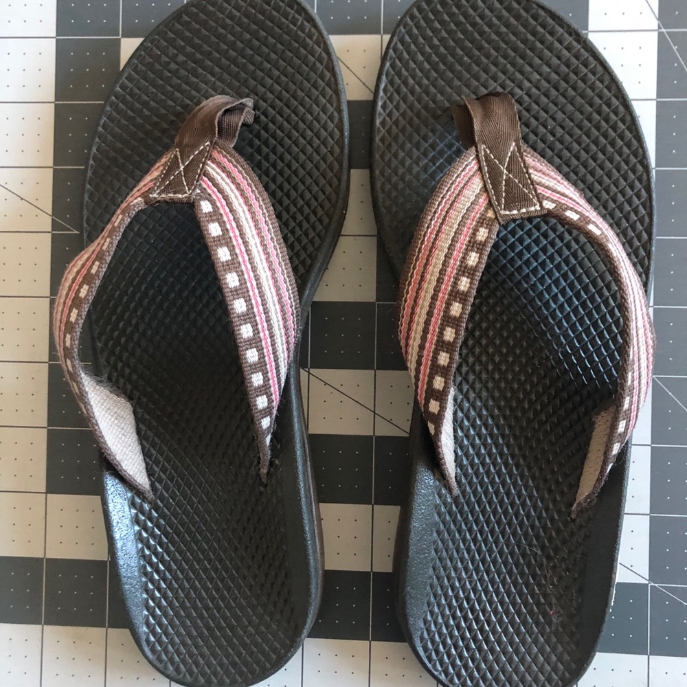 Chaco flip flops sz 7